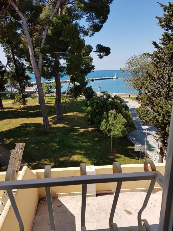 Nina Deluxe Superior 5 Star Apartment, Your Piece Of Heaven By The Sea & Park Novigrad Istria Exteriör bild