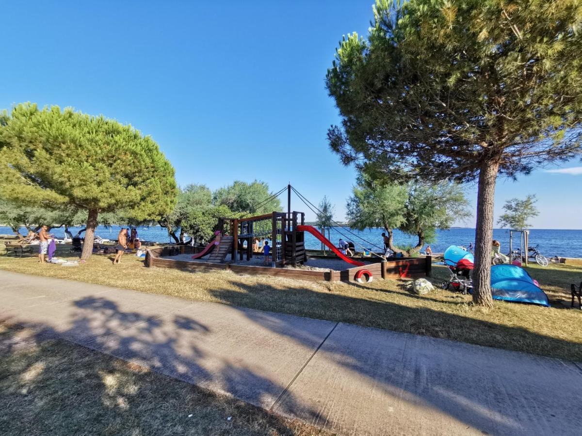 Nina Deluxe Superior 5 Star Apartment, Your Piece Of Heaven By The Sea & Park Novigrad Istria Exteriör bild
